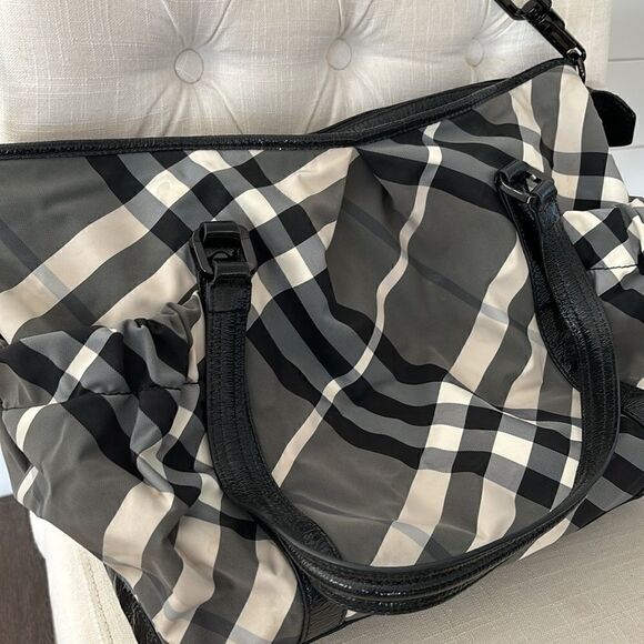 Burberry nova check diaper bag with patent strap and bottom. Like new condition - Picture 2 of 10